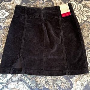 Size 9/29 black courderoy mini skirt NWT
